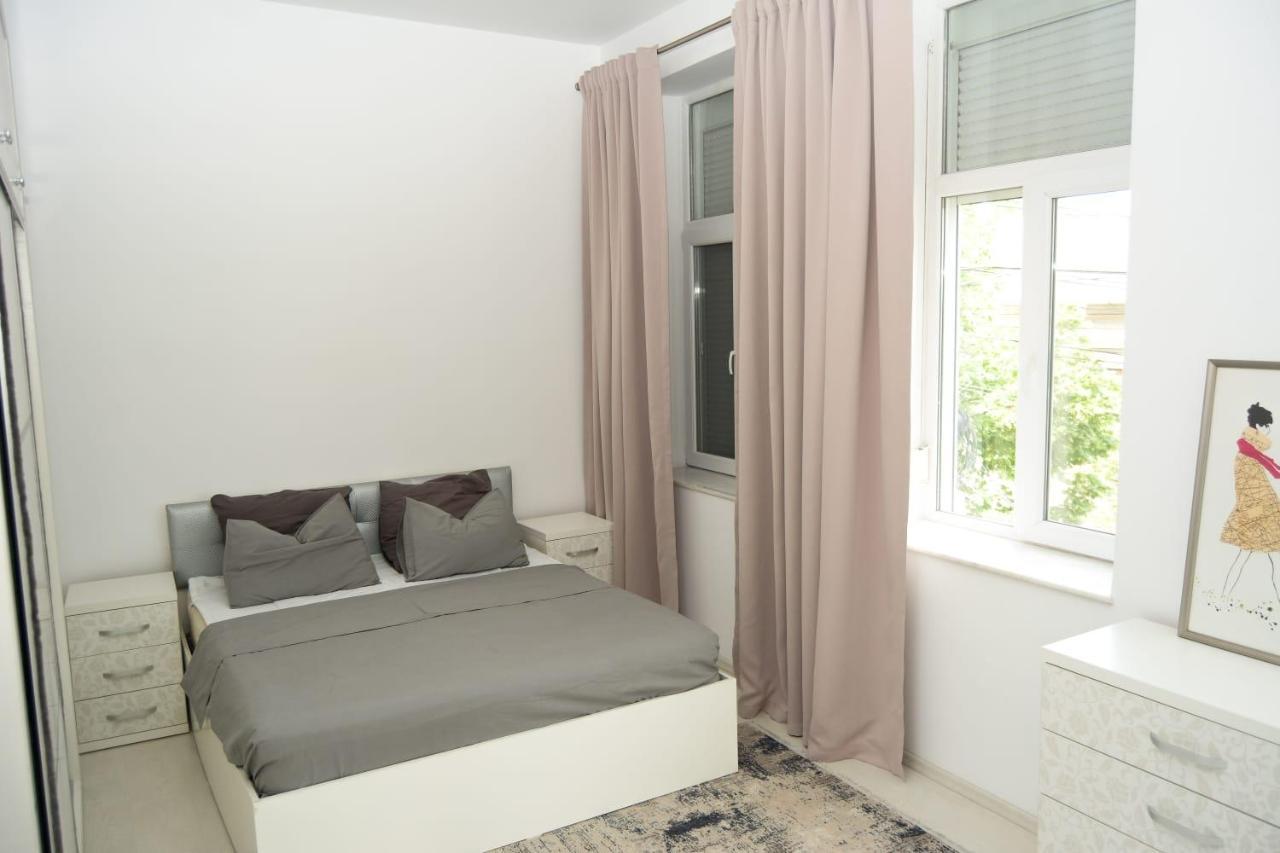 Cozzy Inn City Centre Констанца Экстерьер фото